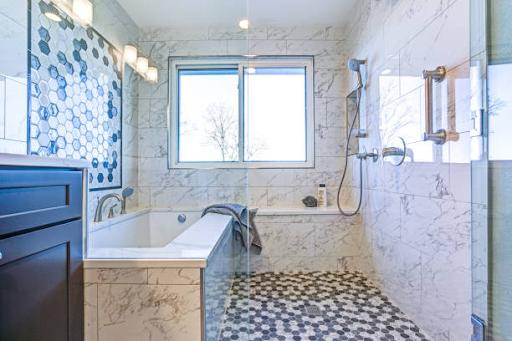 bathroom design frameless shower?