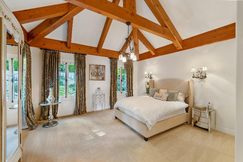 Best Attic Renovation Contractor in  Houston