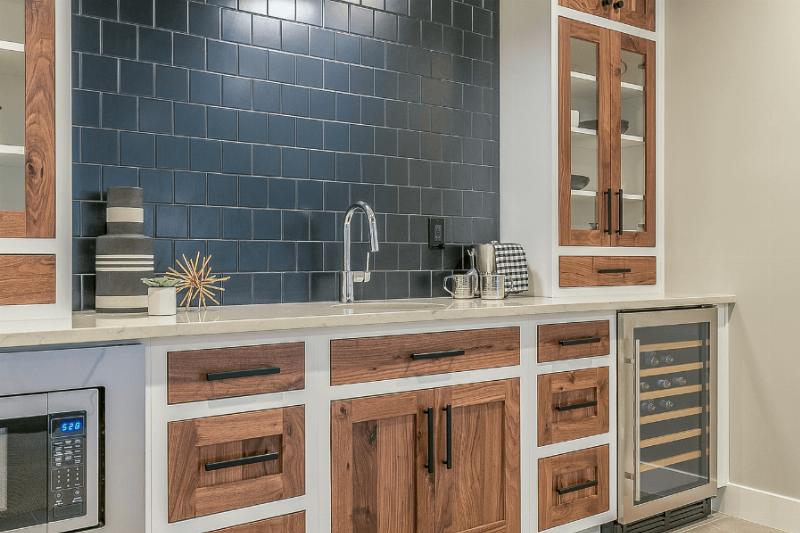 Color Combinations for Kitchen Backsplashes with Dark Cabinets
