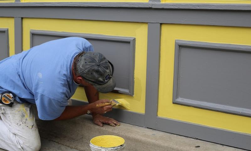 painting commercial building