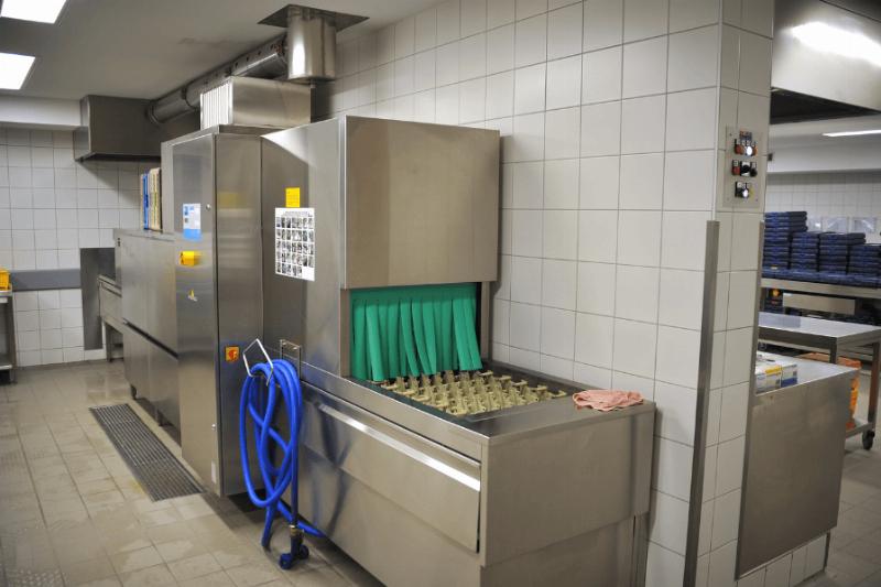 Factors to Consider When Selecting Commercial Kitchen Floor Tiles
