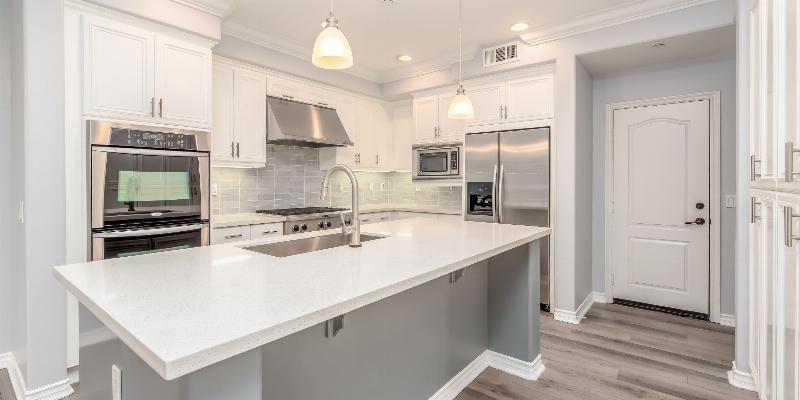 METAL FINISHES IN THE KITCHEN