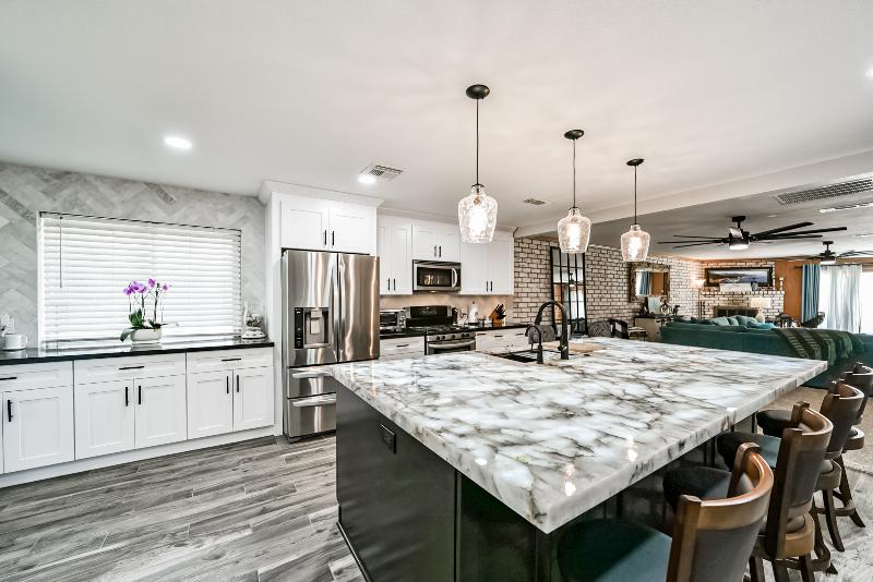 HOW TO MIX METAL FINISHES IN THE KITCHEN LIKE A PRO