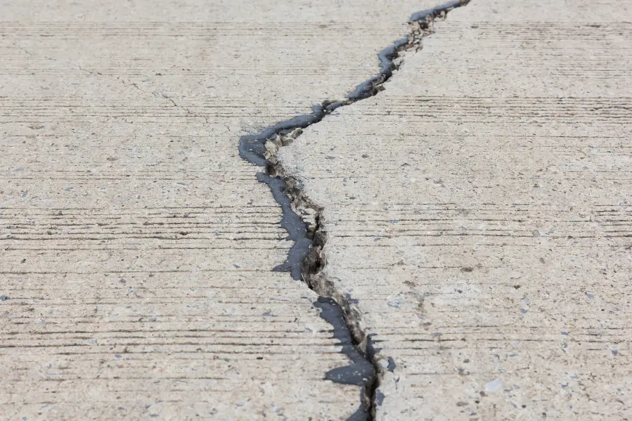 Repairing the Wide Concrete Cracks